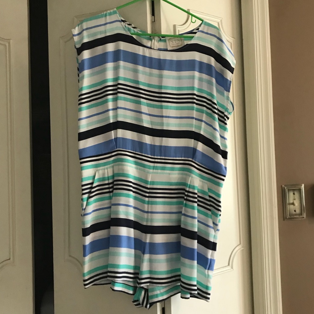 NWOT sail to sable silk romper - large
